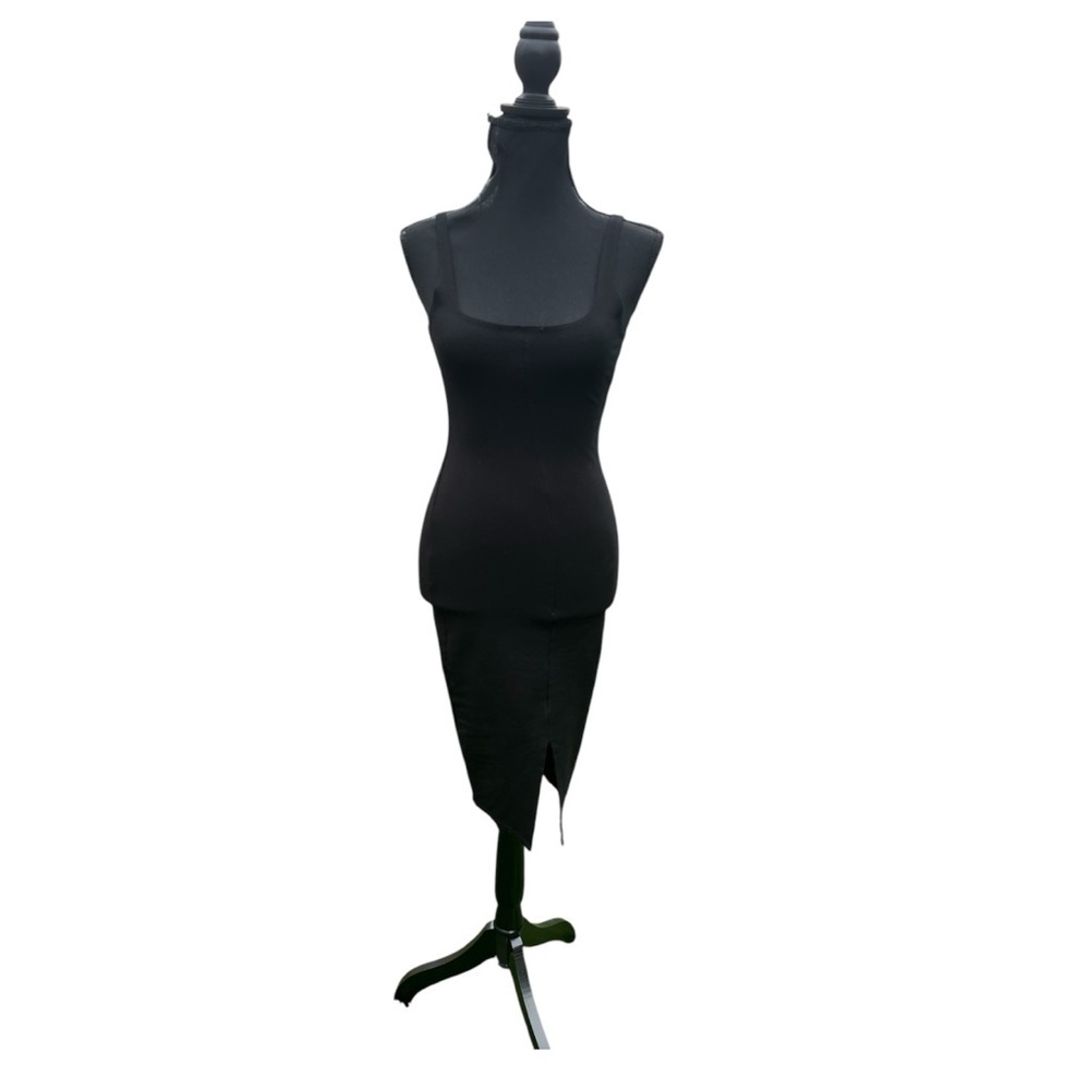 NWOT Women’s tight knit, black thin strap dress size small by Forever 21
